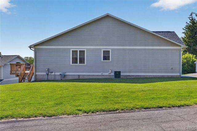 183 Timber Wolf Circle, Geddes, NY 13209