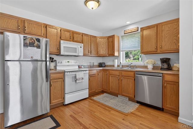 183 Timber Wolf Circle, Geddes, NY 13209