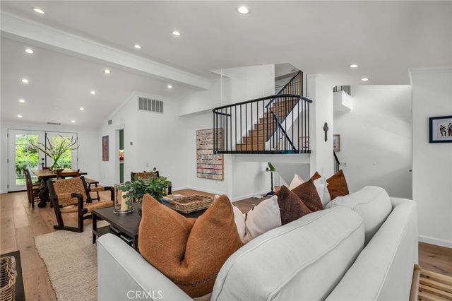 17152 Escalon, Encino, CA 91436