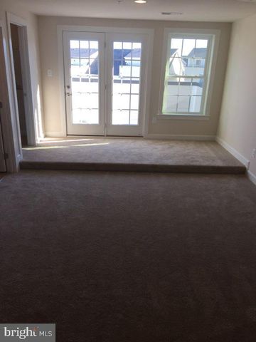 3163 JOHN GLENN ST, Herndon, VA 20171