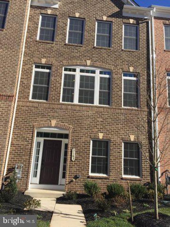 3163 JOHN GLENN ST, Herndon, VA 20171