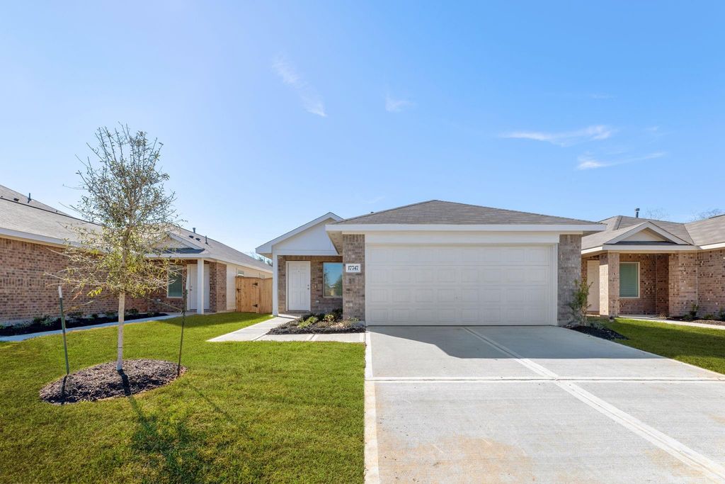 17747 Pemswood Drive, Hockley, TX 77447