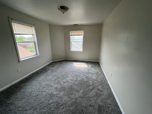28033 Rosemont Street, Roseville, MI 48066
