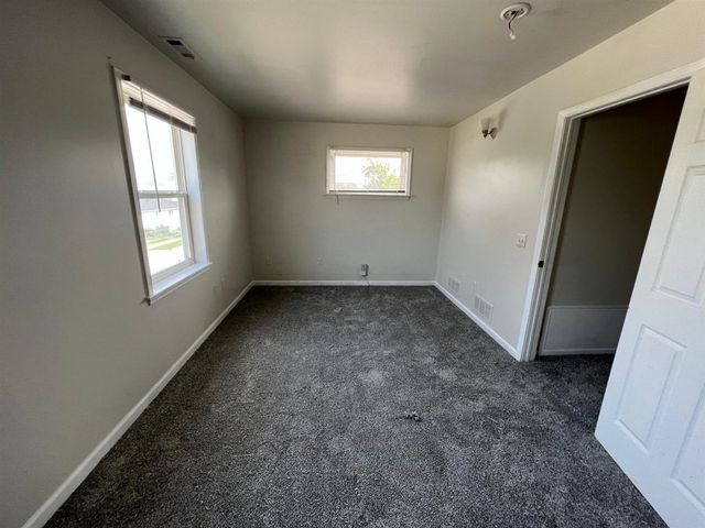 28033 Rosemont Street, Roseville, MI 48066