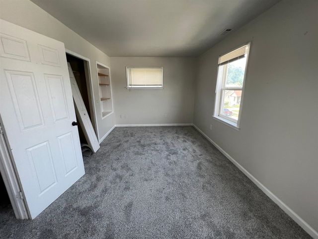 28033 Rosemont Street, Roseville, MI 48066