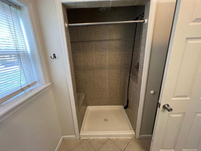 28033 Rosemont Street, Roseville, MI 48066
