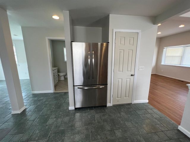 28033 Rosemont Street, Roseville, MI 48066