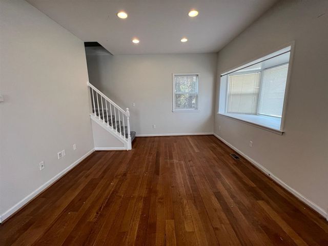 28033 Rosemont Street, Roseville, MI 48066