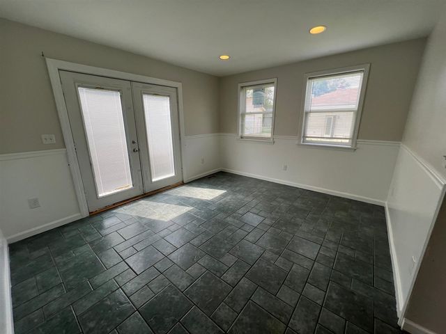 28033 Rosemont Street, Roseville, MI 48066