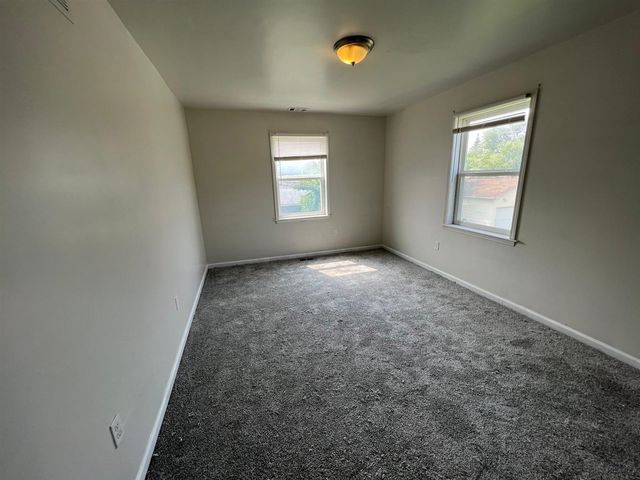 28033 Rosemont Street, Roseville, MI 48066