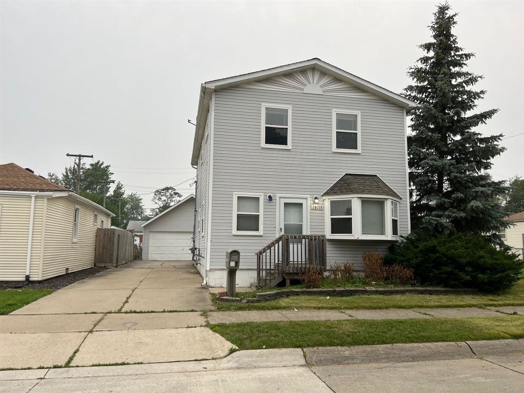 28033 Rosemont Street, Roseville, MI 48066