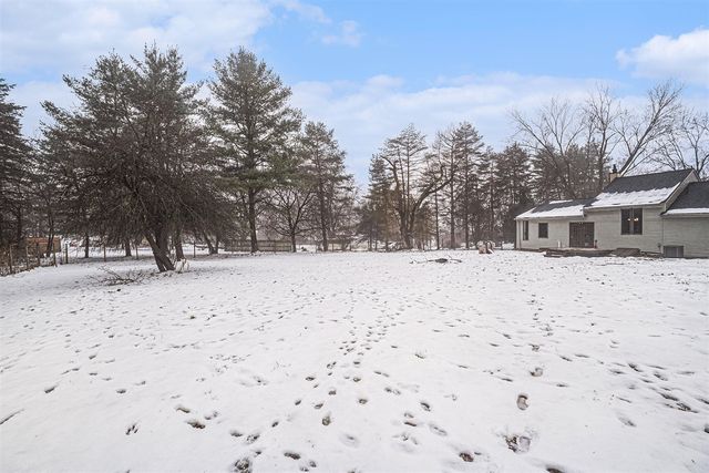 323 S Truhn Road, Fowlerville, MI 48836