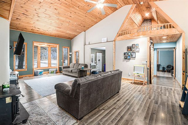 323 S Truhn Road, Fowlerville, MI 48836