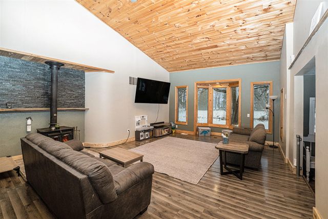 323 S Truhn Road, Fowlerville, MI 48836