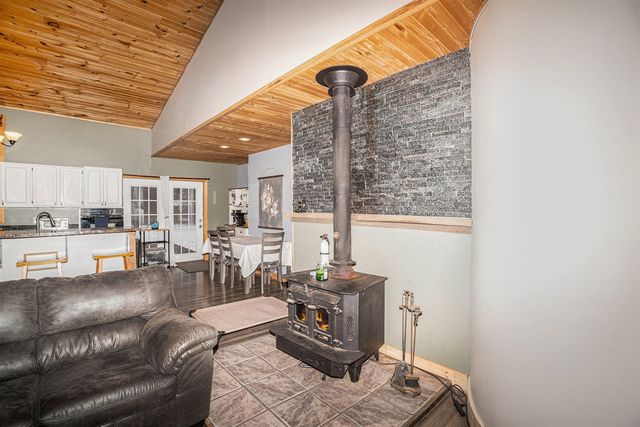 323 S Truhn Road, Fowlerville, MI 48836