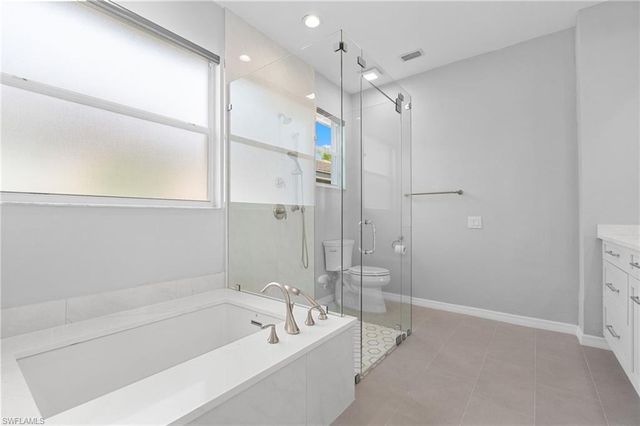 1717 Winding Oaks WAY, Naples, FL 34109