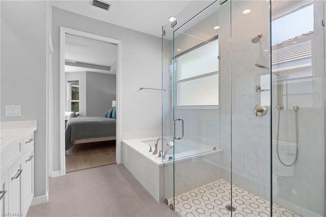1717 Winding Oaks WAY, Naples, FL 34109