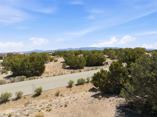 37 Sundance Ridge Circle, Santa Fe, NM 87506