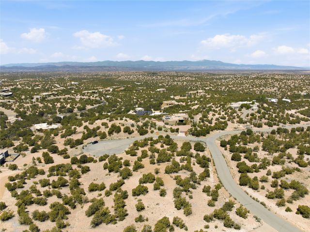 37 Sundance Ridge Circle, Santa Fe, NM 87506