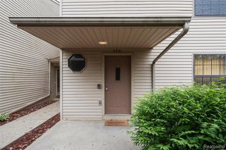 4921 N Oak Hill Drive, Waterford, MI 48329