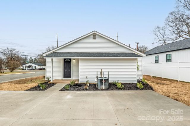 636 Central Drive NW, Concord, NC 28027