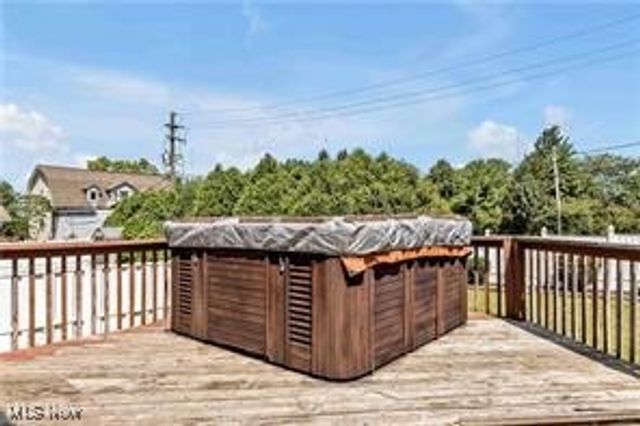 1030 Guadalupe Drive, Parma, OH 44134