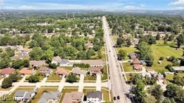 1030 Guadalupe Drive, Parma, OH 44134