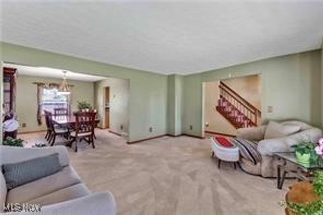 1030 Guadalupe Drive, Parma, OH 44134