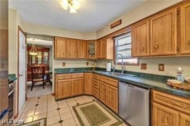 1030 Guadalupe Drive, Parma, OH 44134