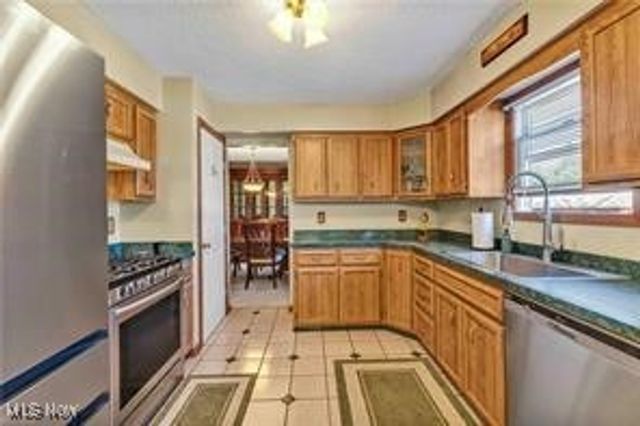 1030 Guadalupe Drive, Parma, OH 44134