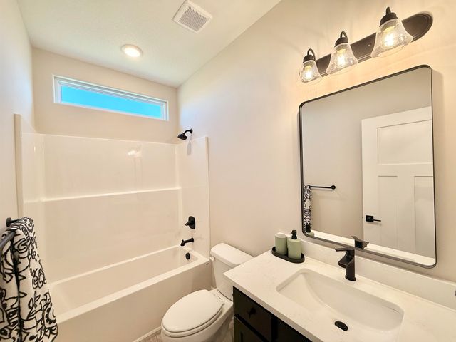 2531 S Clear Creek St, Wichita, KS 67230