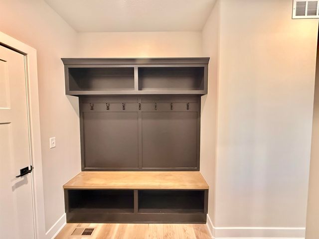 2531 S Clear Creek St, Wichita, KS 67230