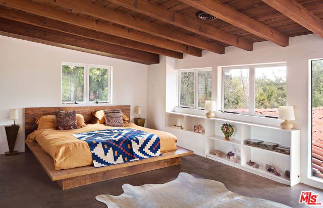 2840 Seattle Drive, Los Angeles, CA 90046