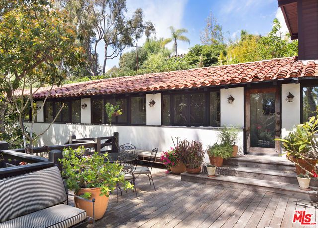 2840 Seattle Drive, Los Angeles, CA 90046