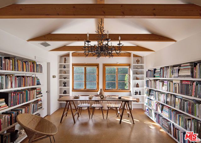 2840 Seattle Drive, Los Angeles, CA 90046
