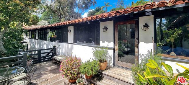 2840 Seattle Drive, Los Angeles, CA 90046