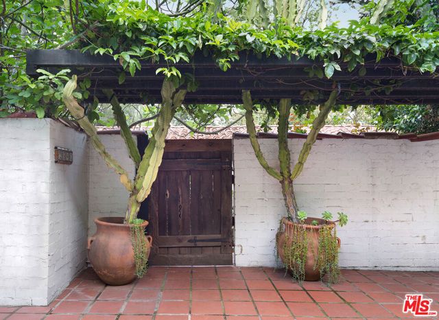 2840 Seattle Drive, Los Angeles, CA 90046