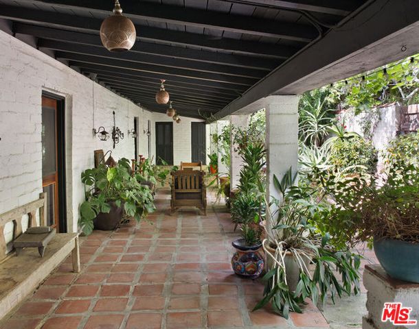 2840 Seattle Drive, Los Angeles, CA 90046