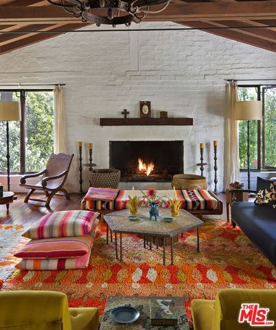 2840 Seattle Drive, Los Angeles, CA 90046