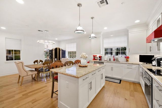 112 S Cannery Row Circle, Delray Beach, FL 33444