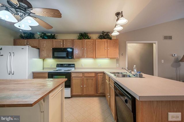 38 PLANTERS RUN CT, Dover, DE 19901