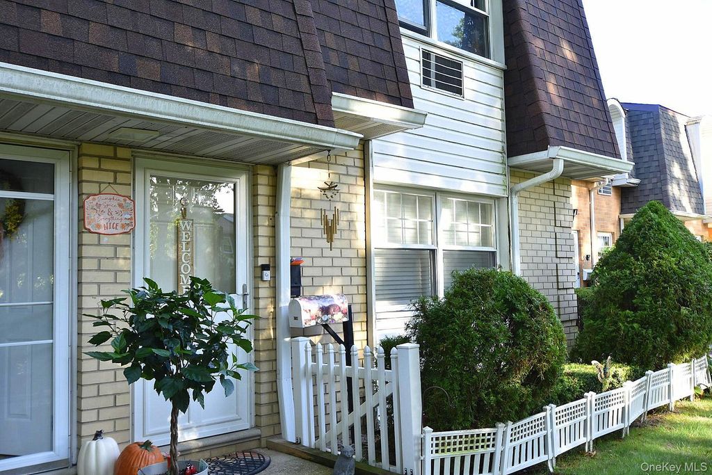 10 Glen Hollow Drive C56, Holtsville, NY 11742 — photo 3