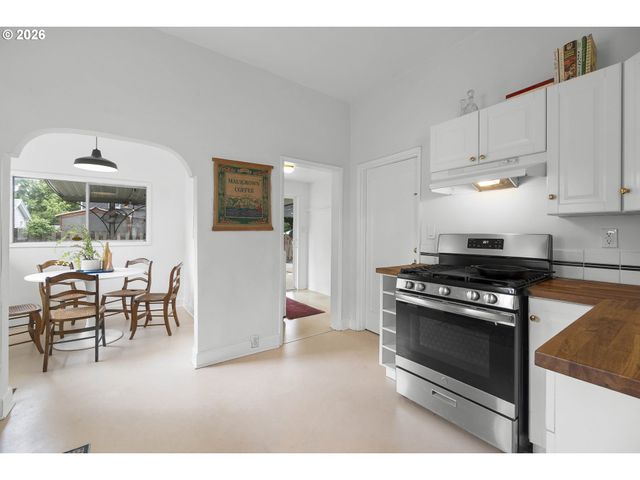 5815 N Delaware Ave, Portland, OR 97217