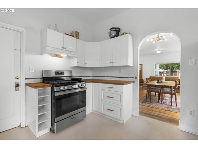 5815 N Delaware Ave, Portland, OR 97217