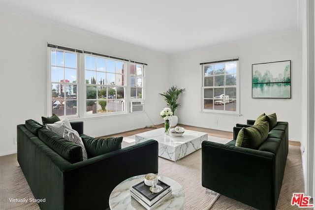 310 N St Andrews Place, Los Angeles, CA 90004