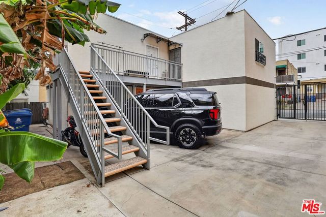 310 N St Andrews Place, Los Angeles, CA 90004