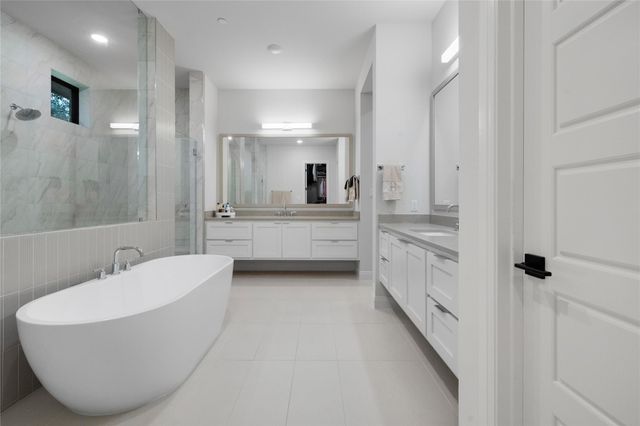 17917 Davenport Divide CT, Austin, TX 78738