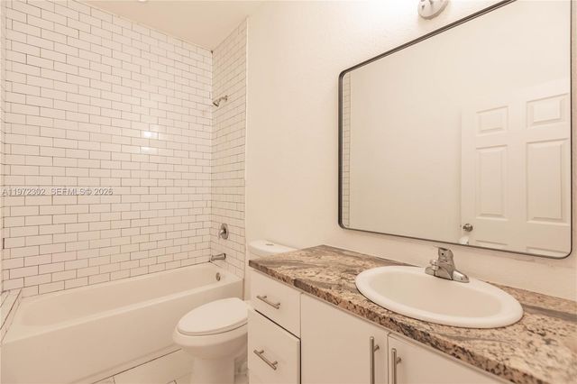 445 NW 77th St 0, Miami, FL 33150