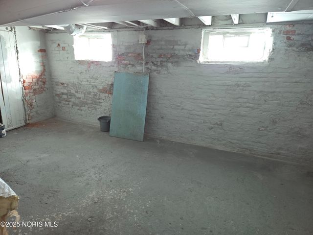 647 Curtis Street, Toledo, OH 43609