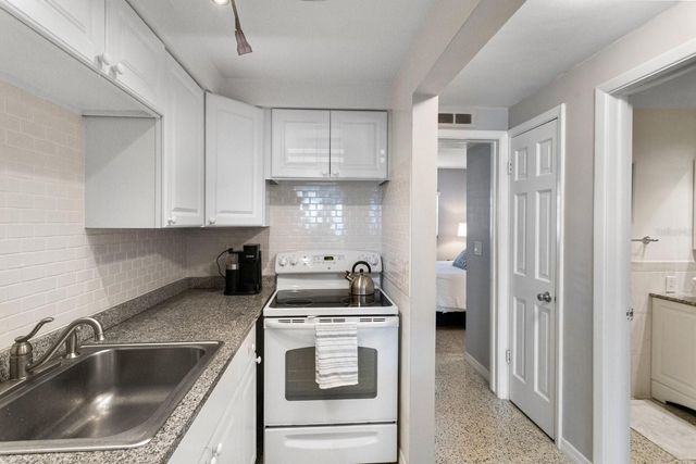 505 67TH AVENUE 5, St Pete Beach, FL 33706